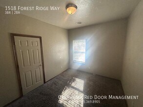 1518 Forrest Ridge Way in Yukon, OK - Building Photo - Building Photo