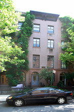 449 W 21st St in New York, NY - Building Photo - Building Photo