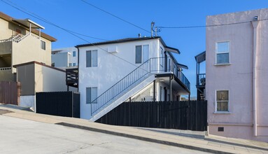 Curlew and Juniper Apartments in San Diego, CA - Building Photo - Building Photo