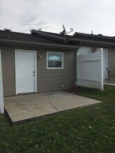 1100 Locust Dr in Huntington, WV - Building Photo - Building Photo