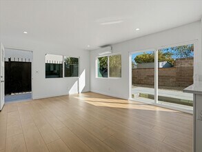 44736 Gadsden Ave, Unit 44736 in Lancaster, CA - Building Photo - Building Photo