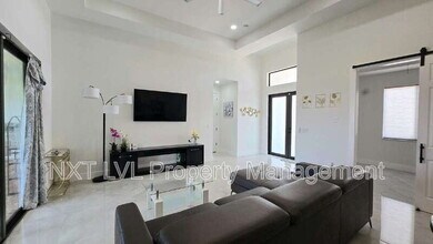 220 NE 8th Pl in Cape Coral, FL - Building Photo - Building Photo