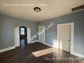1552 S 3rd St in Milwaukee, WI - Foto de edificio - Building Photo