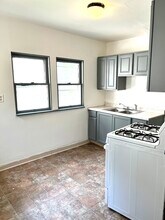 730 S Main St, Unit 2 in Decatur, IL - Foto de edificio - Building Photo