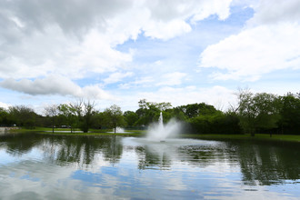 The Green at Chevy Chase in Buffalo Grove, IL - Building Photo - Building Photo