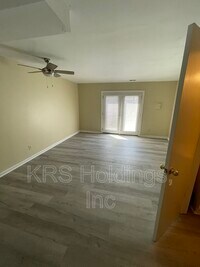 402 Britnie Ct photo'