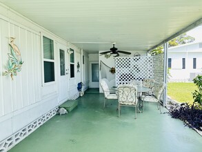 5004 Oakland Hills Ave in Sarasota, FL - Building Photo - Building Photo