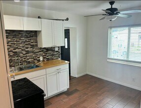 1704 Freeman St S, Unit #1 in St. Petersburg, FL - Building Photo - Building Photo