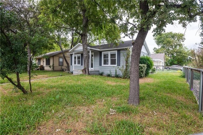 1800 Justin Ln in Austin, TX - Building Photo - Building Photo