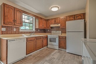 182 Hart Rd in Elizabethton, TN - Building Photo - Building Photo