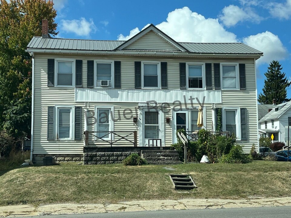 370-372 Cottage St in Ashland, OH - Building Photo