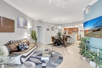 975 NW Flagler Ave in Stuart, FL - Foto de edificio - Building Photo