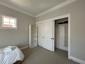 97 N Parkwood Ave in Pasadena, CA - Foto de edificio - Building Photo