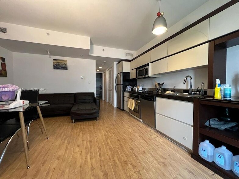 435 21st St, Unit 116 in Miami Beach, FL - Foto de edificio