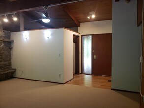 5916 NW Bernie Dr in Vancouver, WA - Foto de edificio - Building Photo