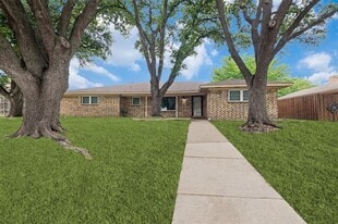 1051 College Pkwy in Lewisville, TX - Building Photo