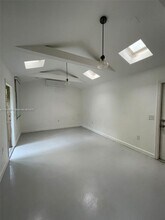 118 NW 24th St in Miami, FL - Building Photo - Building Photo