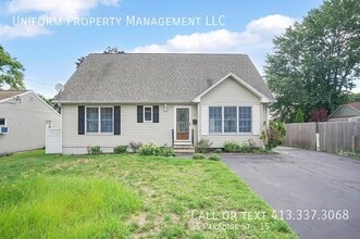 15 Paradise St in Chicopee, MA - Building Photo - Building Photo