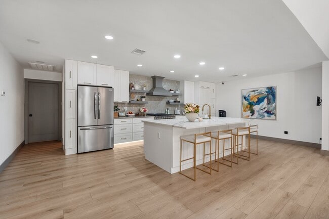 property at 40 Wellington Ct