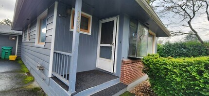 1924 NE 132nd Ave in Portland, OR - Building Photo - Building Photo