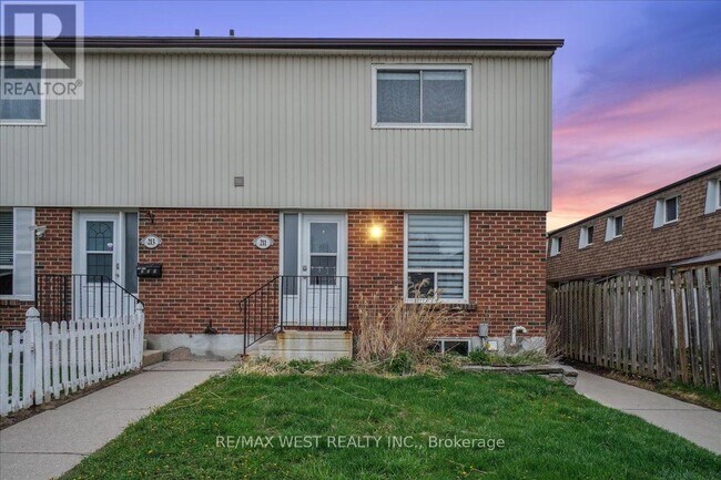 211-211 Kingham Rd