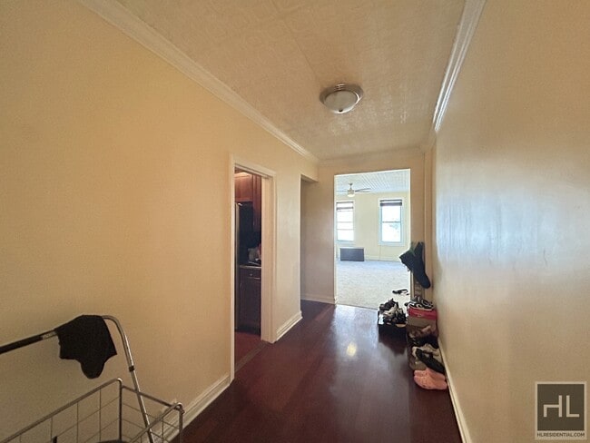 2081 Cruger Ave-Unit -2 in Bronx, NY - Building Photo - Building Photo