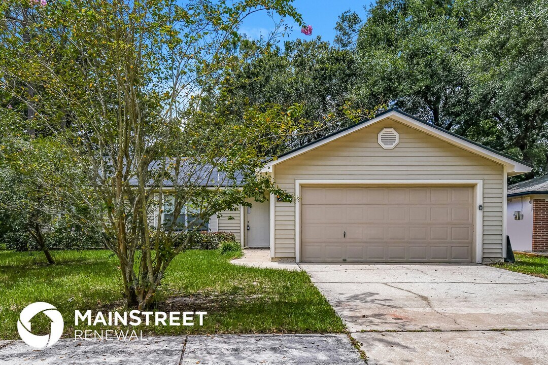 2428 Justin Rd E in Jacksonville, FL - Building Photo