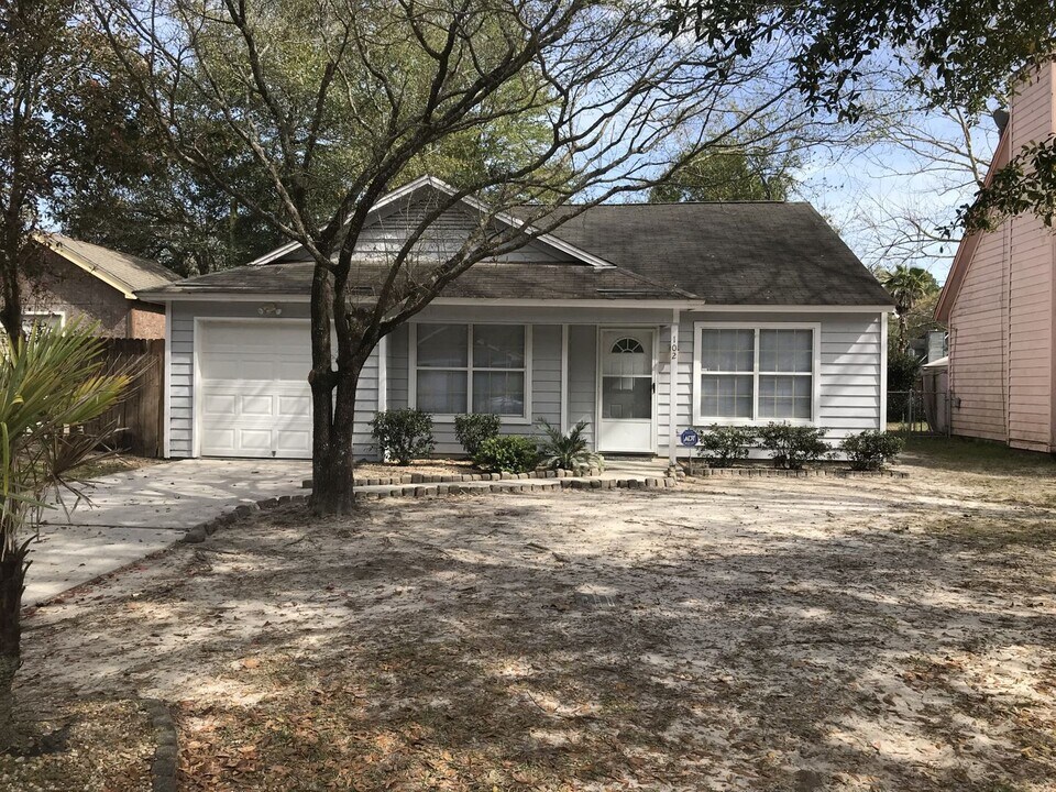 102 S Quail Crossing in Savannah, GA - Building Photo