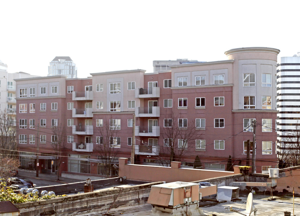 Bellevue Olive Apartments in Seattle, WA - Building Photo