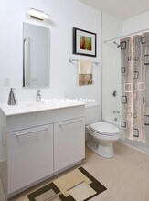 1130 Boylston St, Unit 305 in Boston, MA - Foto de edificio - Building Photo