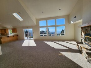 97671 Marina Heights Loop in Brookings, OR - Foto de edificio - Building Photo