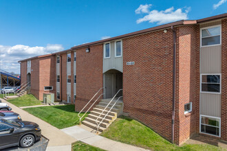 College Park Commons in Shippensburg, PA - Foto de edificio - Building Photo