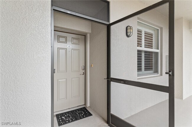 10295 Heritage Bay Blvd in Naples, FL - Foto de edificio - Building Photo