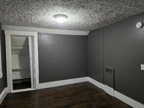 12 Gold St, Unit 1a in Waterville, ME - Building Photo - Building Photo