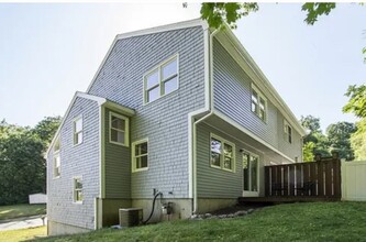 35 B Gates Rd in Worcester, MA - Building Photo - Building Photo