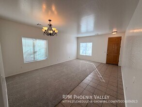 422 E Saddle Way in San Tan Valley, AZ - Building Photo - Building Photo