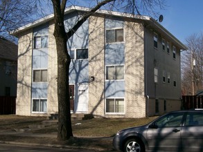 2620 S Cedar Ave in Minneapolis, MN - Building Photo - Building Photo