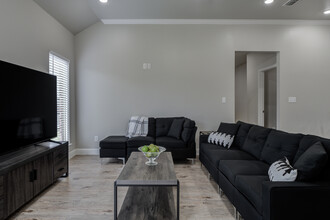 1206 N Essex Ave in Lubbock, TX - Building Photo - Building Photo