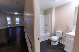 26 Vinson St-Unit -3 in Worcester, MA - Foto de edificio - Building Photo