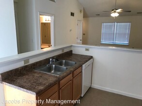 4918 W Millbrook Dr in Columbia, MO - Foto de edificio - Building Photo