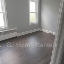412 Powell St in Gloucester City, NJ - Building Photo - Building Photo