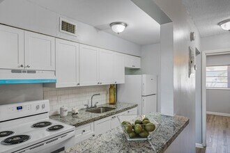 Elevate Your South Tampa Lifestyle at Oasi... in Tampa, FL - Building Photo - Building Photo