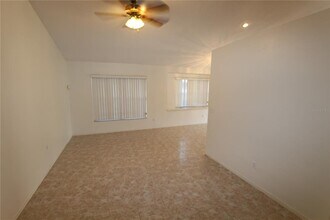 940 Islander Ave in Orlando, FL - Building Photo - Building Photo