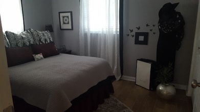 2216 Capri Dr in Clearwater, FL - Foto de edificio - Building Photo