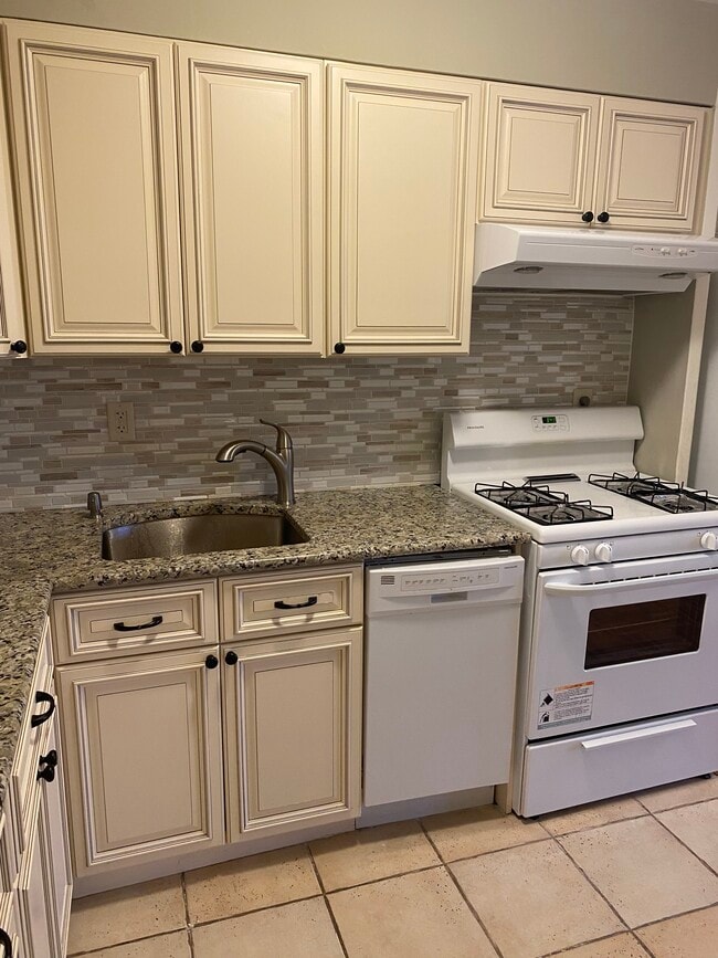 property at 123 S Adelaide Ave