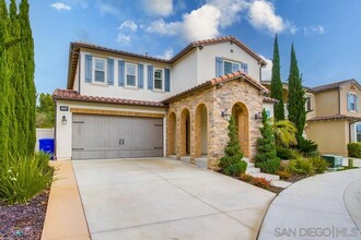 7355 Circulo Ronda in Carlsbad, CA - Building Photo - Building Photo