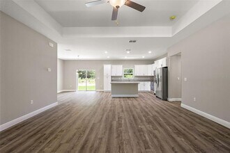 13740 SW 89th St in Dunnellon, FL - Foto de edificio - Building Photo