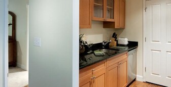 56 Saint Botolph St, Unit 3 in Boston, MA - Building Photo