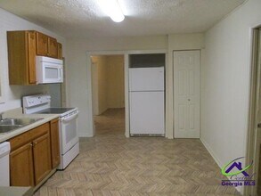 202 3rd St in Elko, GA - Building Photo - Building Photo