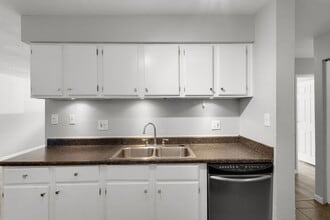 7755 E Quincy Ave in Denver, CO - Building Photo - Building Photo